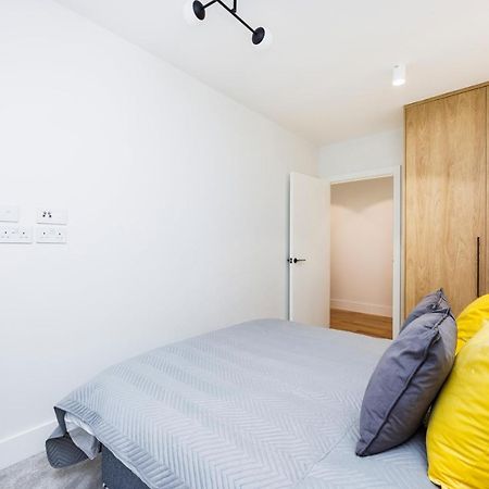 Luxury Spacious 2 Bed Apartment, London - Sk Exterior photo